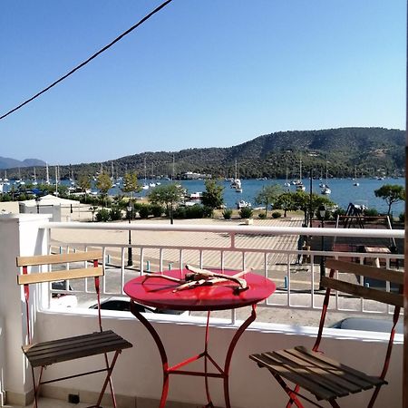 Waterway View Apartment Galatás Ngoại thất bức ảnh