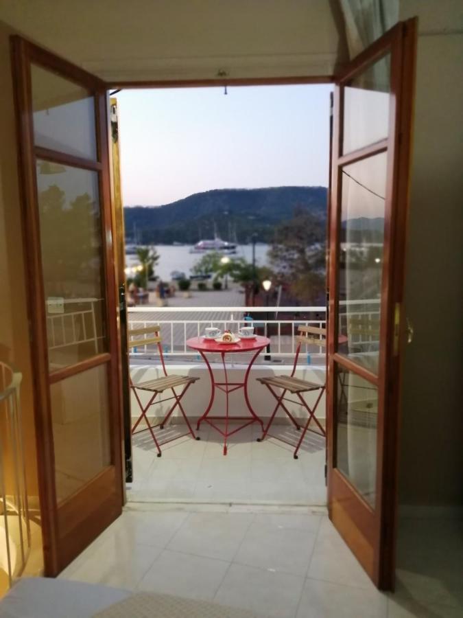 Waterway View Apartment Galatás Ngoại thất bức ảnh