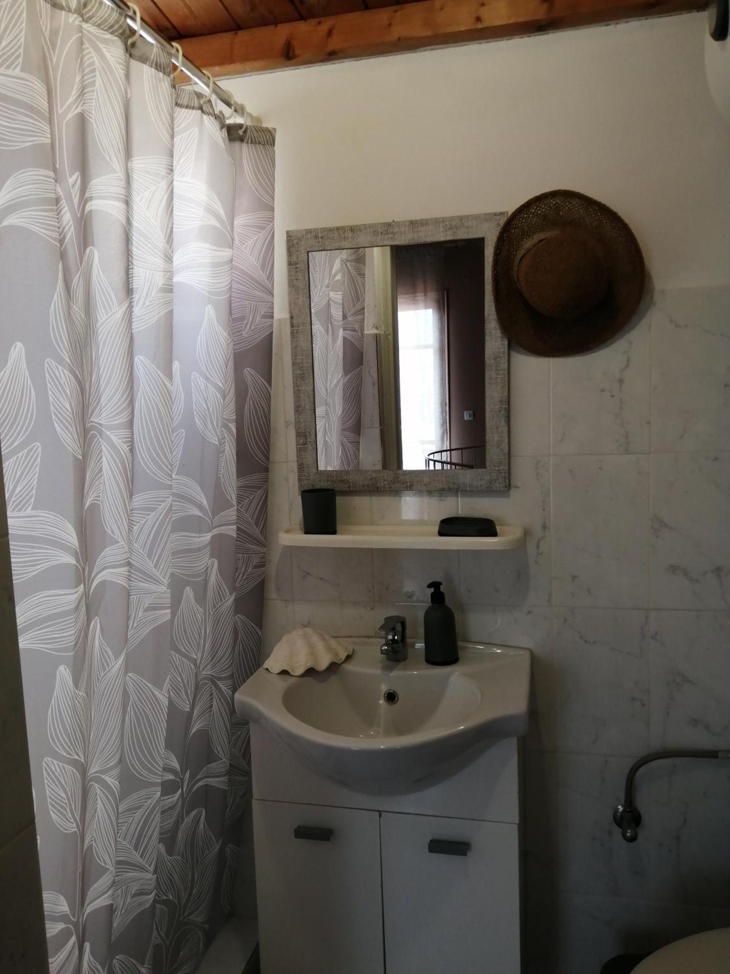Waterway View Apartment Galatás Ngoại thất bức ảnh